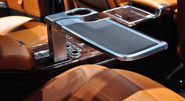Land Rover al Salone di Parigi 2016