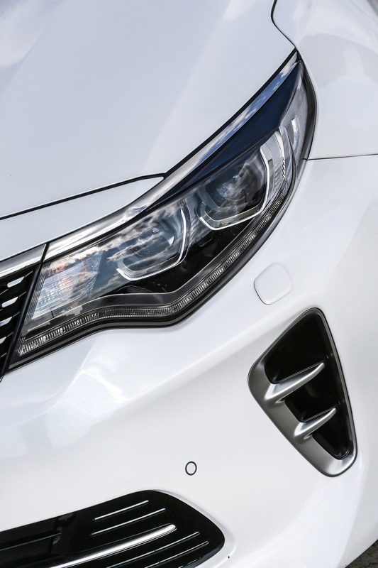 Kia Optima GT, ibrida plug-in e Sportswagon: immagini ufficiali