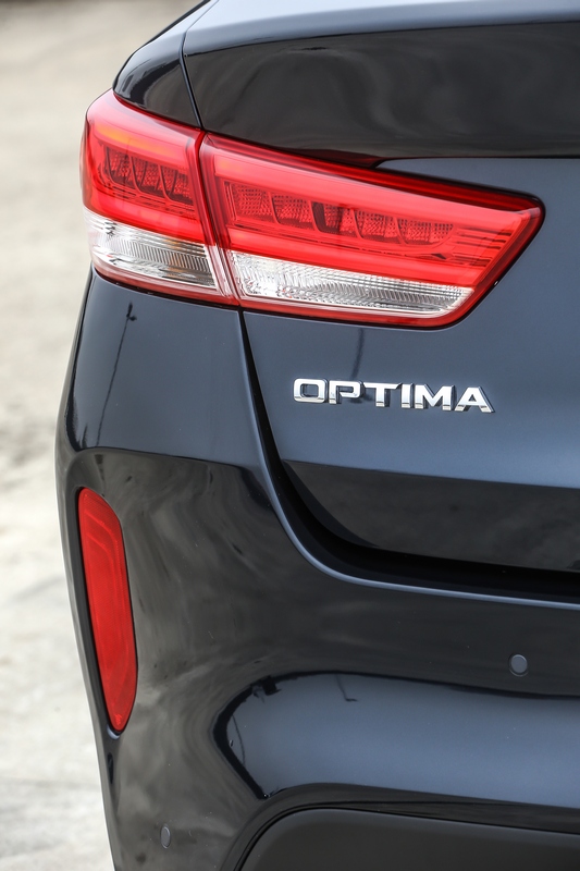 Kia Optima GT, ibrida plug-in e Sportswagon: immagini ufficiali