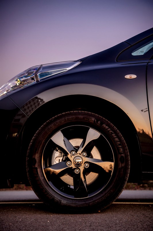 Nissan Leaf Black Edition: immagini ufficiali