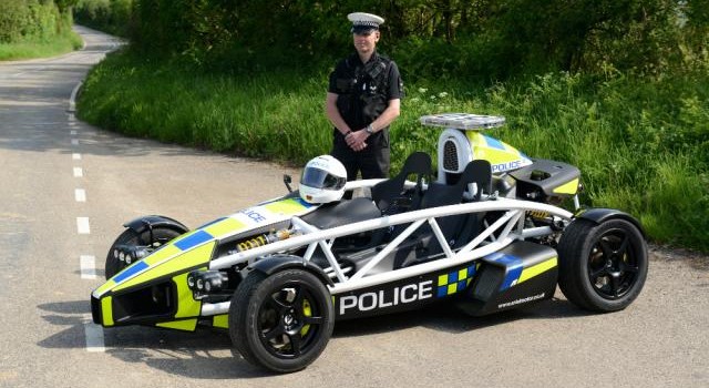 Le auto della polizia più assurde