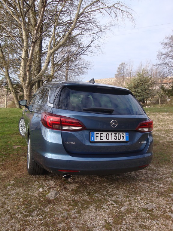Opel Astra Sports Tourer Bitubo test