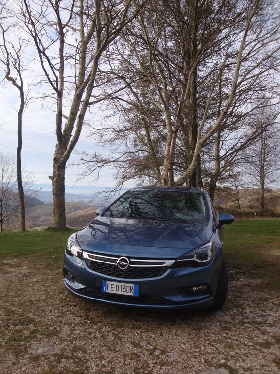 Opel Astra Sports Tourer Bitubo test