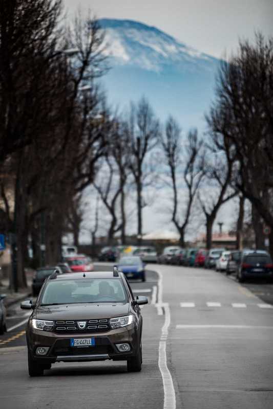 Dacia Sandero e Sandero StepWay: il test a Napoli