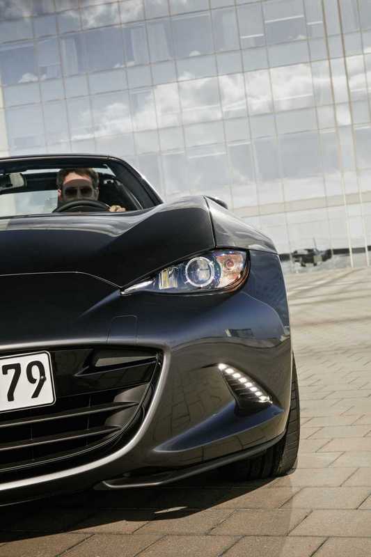 Mazda MX-5 RF: primo contatto
