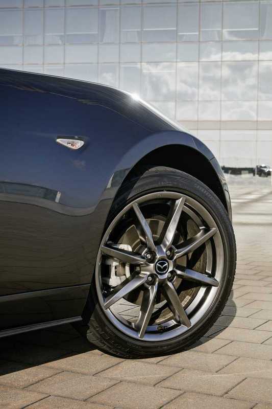 Mazda MX-5 RF: primo contatto