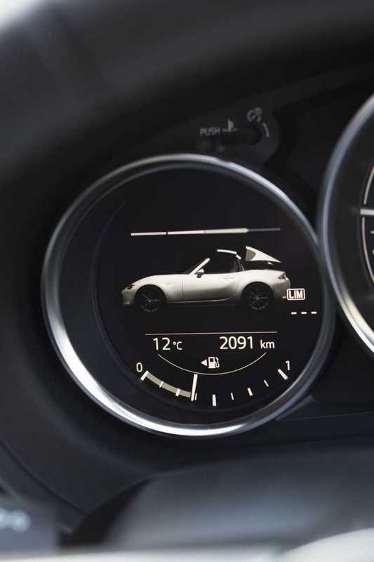 Mazda MX-5 RF: primo contatto