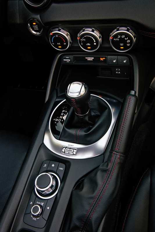 Mazda MX-5 RF: primo contatto
