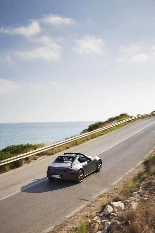 Mazda MX-5 RF: primo contatto