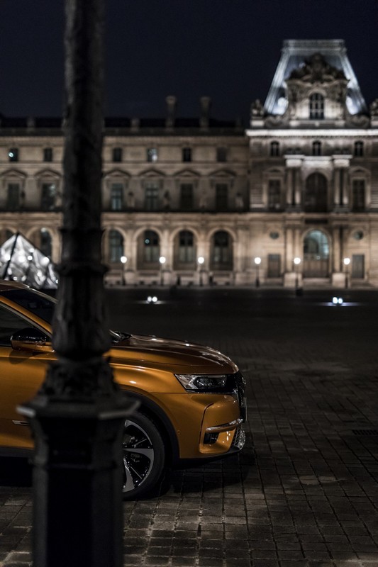DS 7 Crossback: le immagini ufficiali
