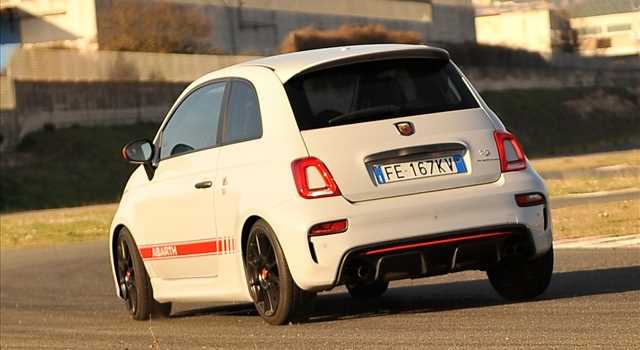 Abarth 595 Competizione, la prova su strada