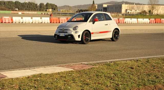 Abarth 595 Competizione, la prova su strada