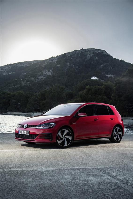 Nuova Volkswagen Golf 2017: foto ufficiali