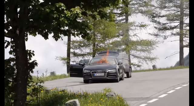 Muletto dell'Audi A7 in fiamme in Austria