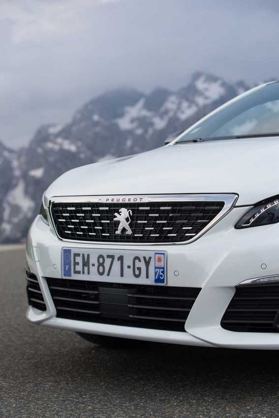 Nuova Peugeot 308: nuove immagini ufficiali