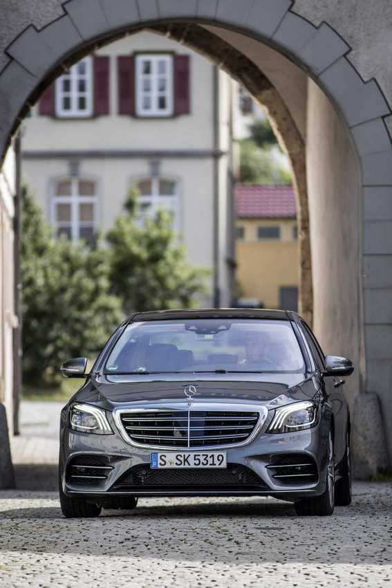 Mercedes Classe S restyling: immagini ufficiali inedite