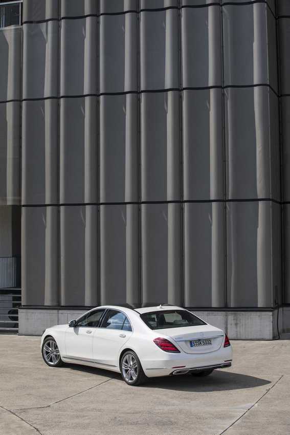 Mercedes Classe S restyling: immagini ufficiali inedite