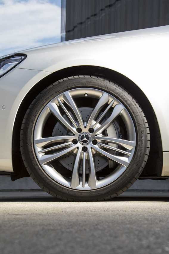 Mercedes Classe S restyling: immagini ufficiali inedite