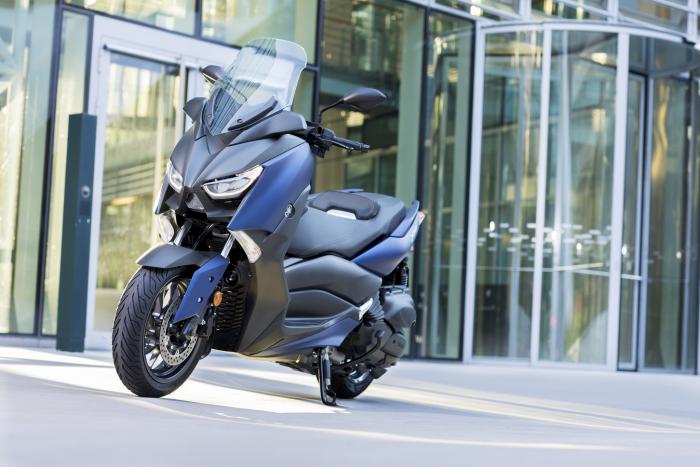 Yamaha X-Max 400: le immagini ufficiali