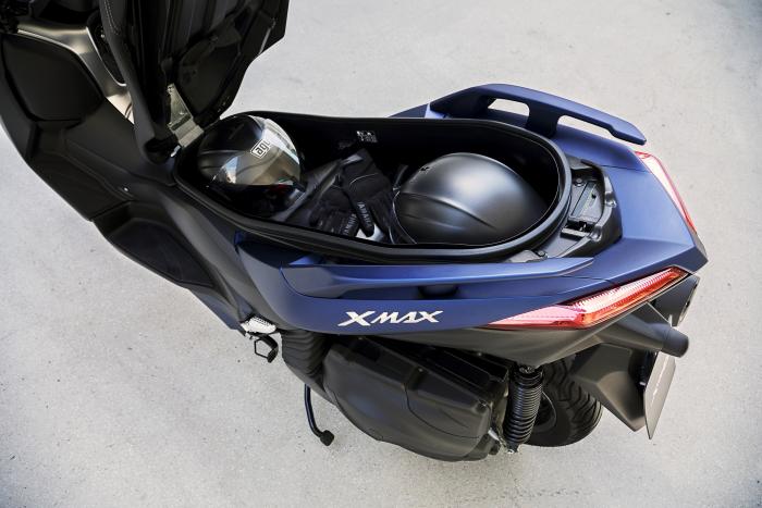 Yamaha X-Max 400: le immagini ufficiali