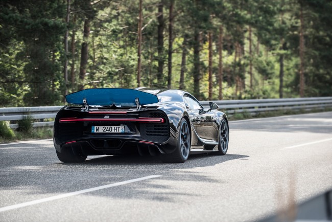 Bugatti Chiron: con Montoya è record 0-400-0 km/h: immagini ufficiali