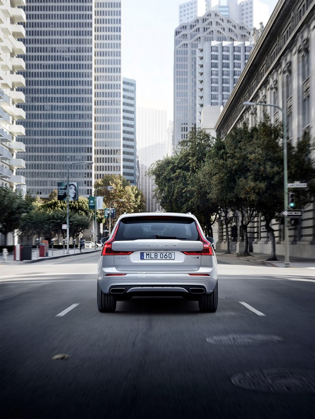Volvo XC60: immagini del primo contatto