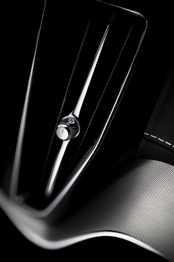 Volvo XC60: immagini del primo contatto