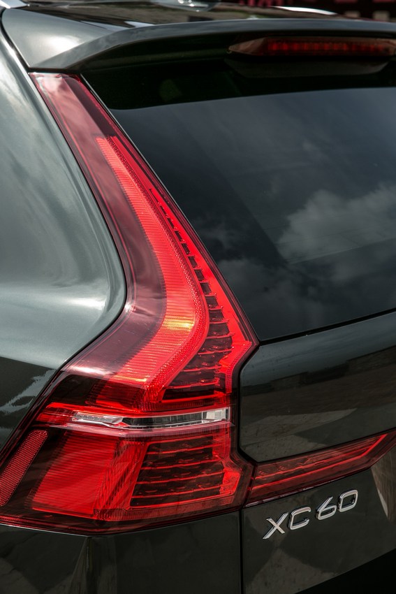 Volvo XC60: immagini del primo contatto