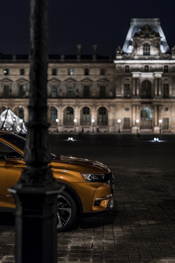 DS 7 Crossback e DS store, il debutto a Milano