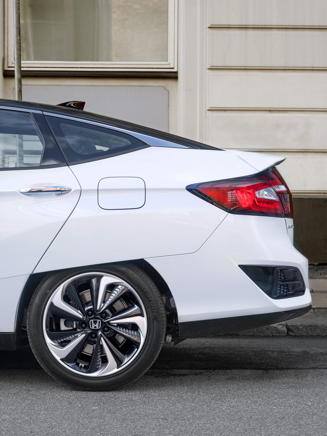 Honda Clarity Fuel Cell: primo contatto
