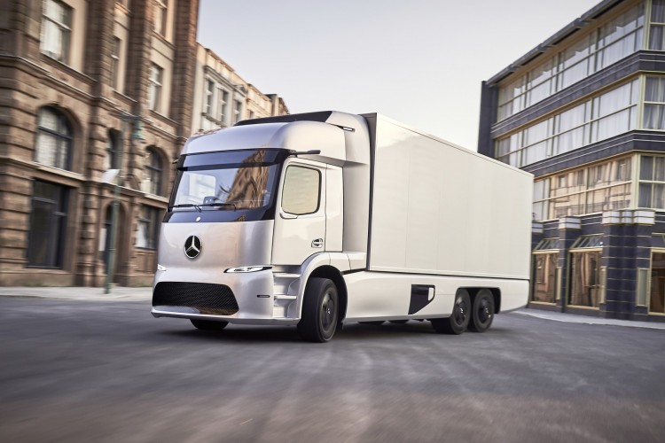 Mercedes: tutte le strade per la mobilità del futuro