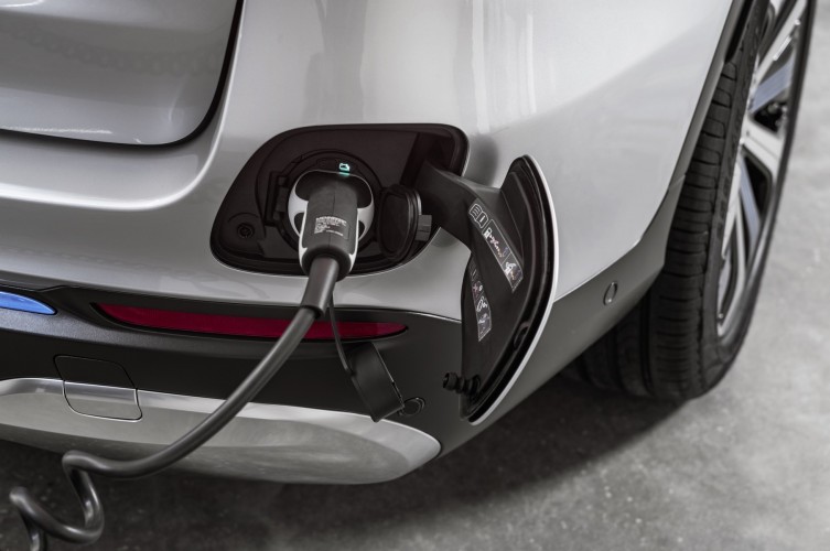 Mercedes: tutte le strade per la mobilità del futuro