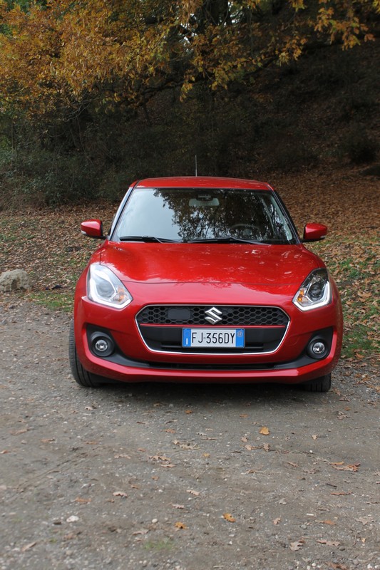 Suzuki Swift 1.0 Boosterjet HYBRID S VS Swift 1.2 Hybrid 4x4