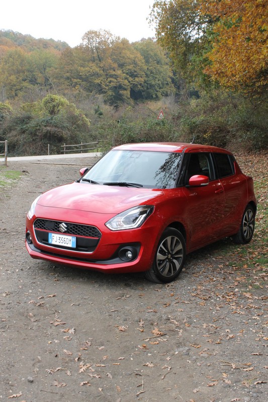 Suzuki Swift 1.0 Boosterjet HYBRID S VS Swift 1.2 Hybrid 4x4