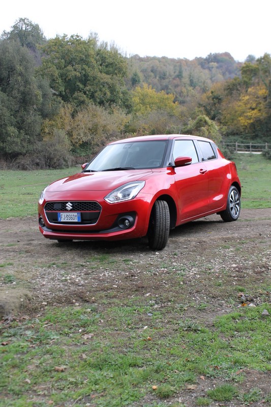 Suzuki Swift 1.0 Boosterjet HYBRID S VS Swift 1.2 Hybrid 4x4