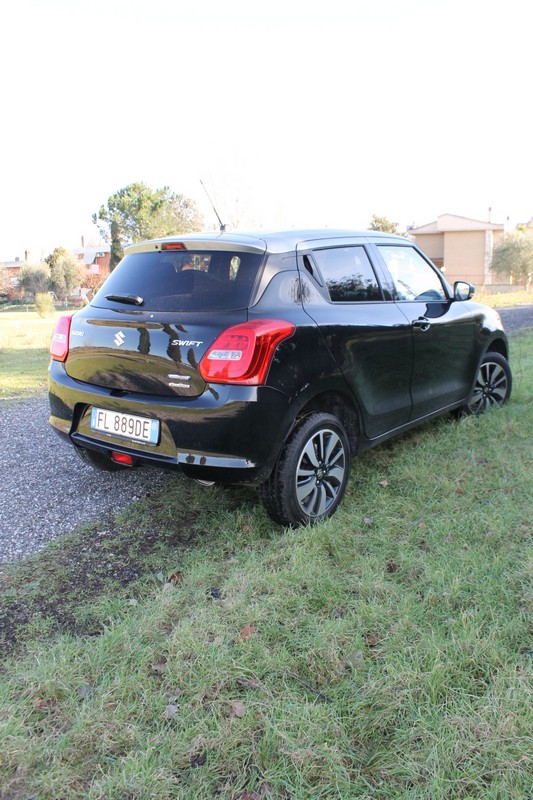 Suzuki Swift 1.0 Boosterjet HYBRID S VS Swift 1.2 Hybrid 4x4