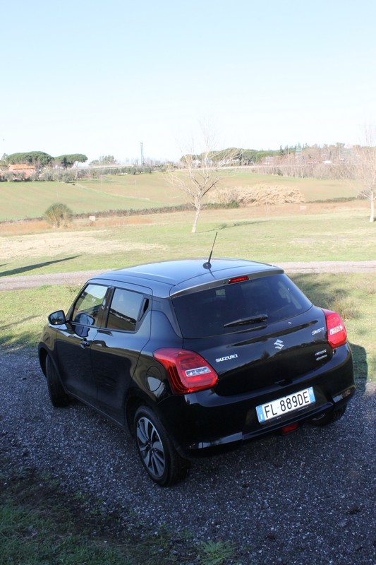 Suzuki Swift 1.0 Boosterjet HYBRID S VS Swift 1.2 Hybrid 4x4