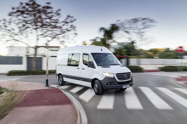 Nuovo Mercedes Sprinter: le immagini ufficiali