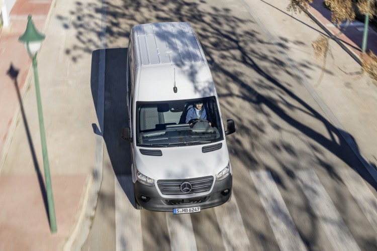 Nuovo Mercedes Sprinter: le immagini ufficiali