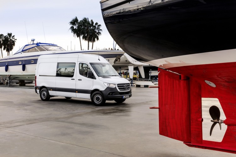 Nuovo Mercedes Sprinter: le immagini ufficiali