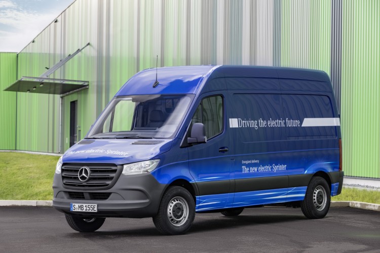 Nuovo Mercedes Sprinter: le immagini ufficiali