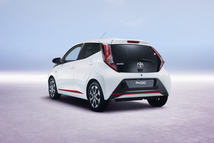Nuova Toyota Aygo restyling: foto ufficiali