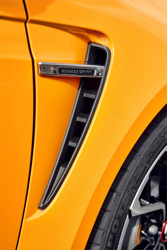 Renault Megane R.S. 2018: nuove immagini ufficiali
