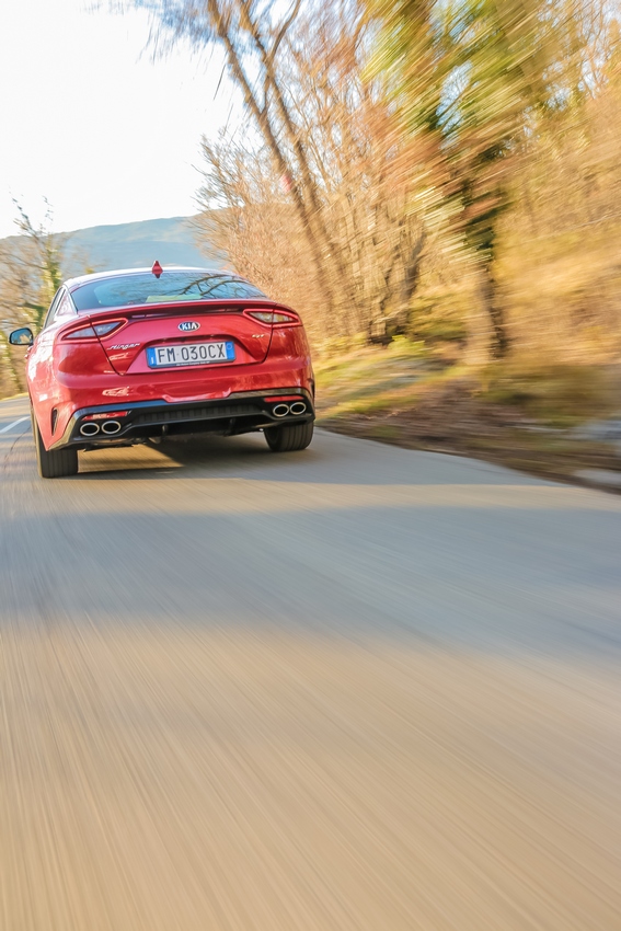 Kia Stinger: nuove foto ufficiali