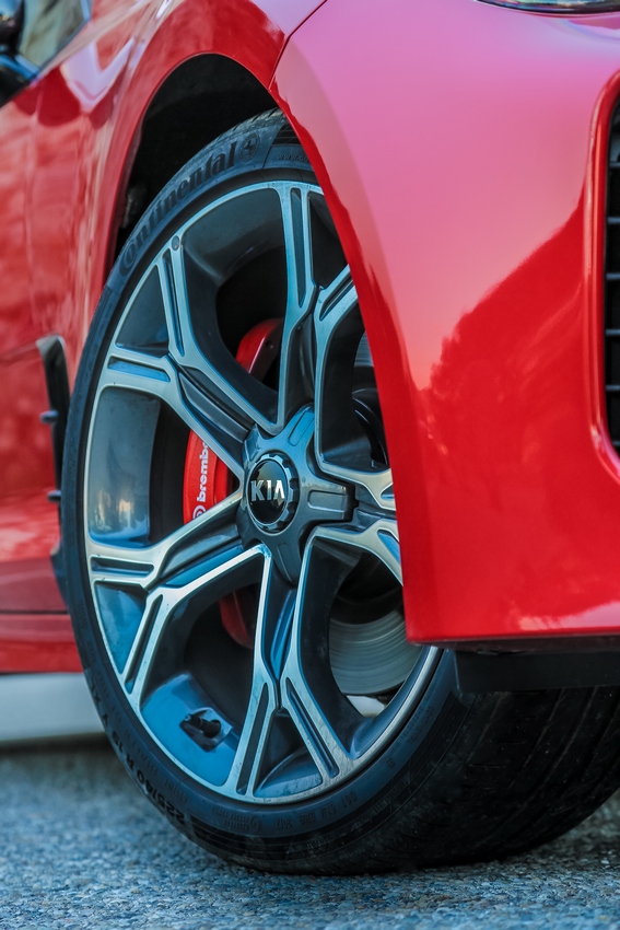 Kia Stinger: nuove foto ufficiali