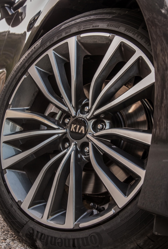 Kia Stinger: nuove foto ufficiali