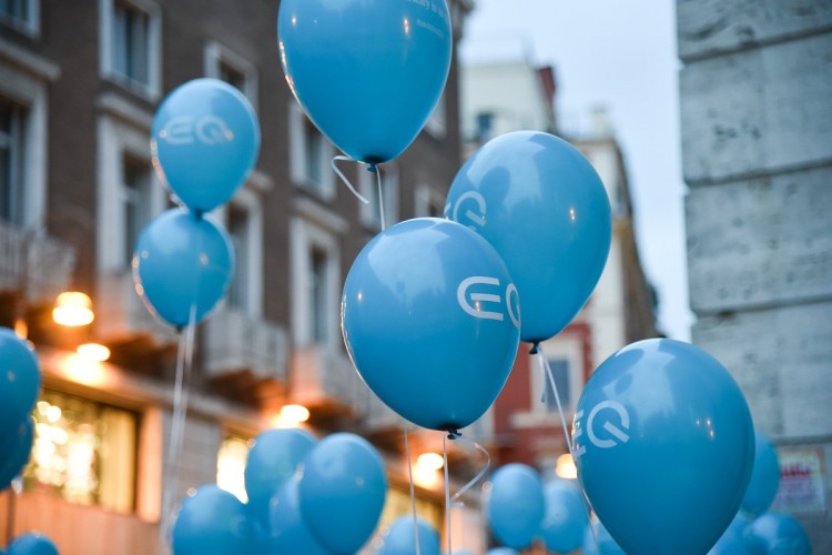 Mercedes EQ, flash mob nel cuore di Roma