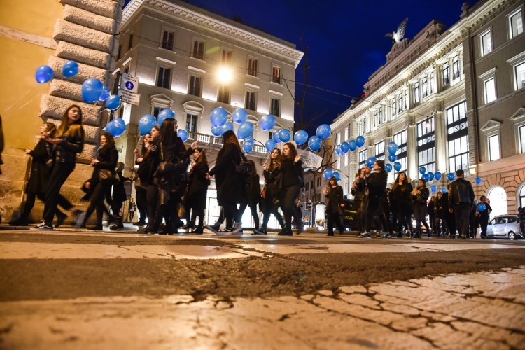 Mercedes EQ, flash mob nel cuore di Roma