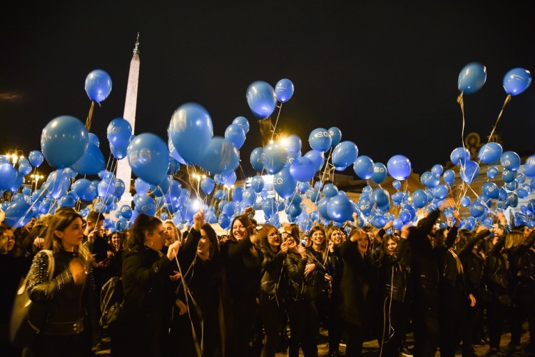 Mercedes EQ, flash mob nel cuore di Roma