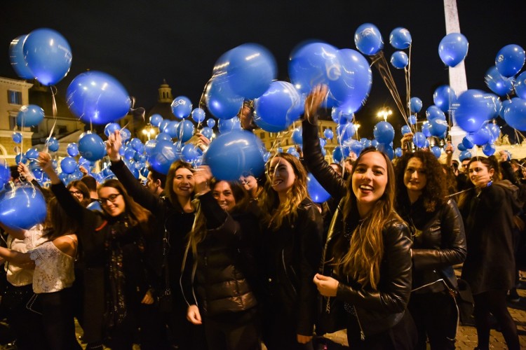 Mercedes EQ, flash mob nel cuore di Roma
